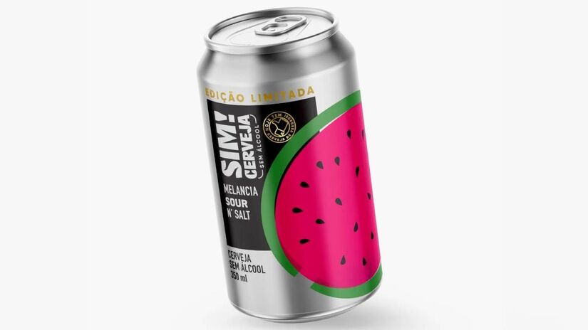 A Cerveja Melancia SOUR'n Salt é avermelhada, levemente turva, e reúne água, malte de cevada, lúpulo, melancia, hibisco e levedura.
Divulgação Sim! Cerveja