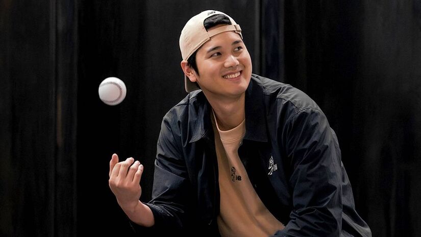 Após adiar o recebimento de quase US$ 2 milhões (R$ 11,26 milhões) anuais de seu megacontrato com os Dodgers, Shohei Ohtani receberá US$ 68 milhões (R$ 382,8 milhões) por ano a partir de 2034. 
Foto: Reprodução/Instagram
