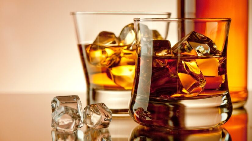Whisky é consumido tanto puro quanto misturado com energético. Imagem: PxHere