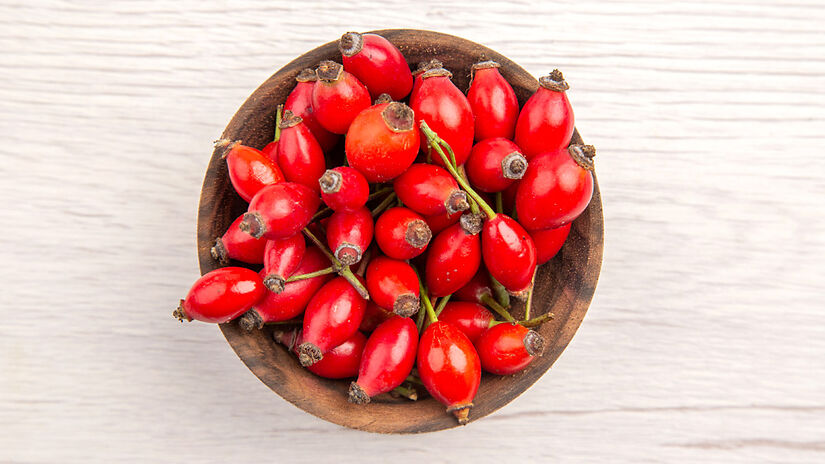 A miraculina faz a ligação aos receptores de sabor doce na língua, porém não as ativa imediatamente em condições mais neutras, como ao comer um arroz, por exemplo. Já quando o sabor é caracteristicamente mais azedo, amargo ou ácido, o pH da boca muda - (Kamran Aydinov/Freepik)