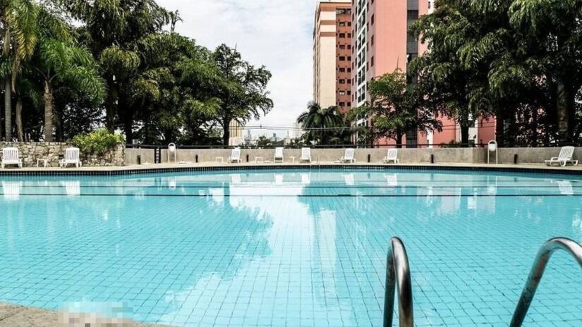 Condomínio oferece duas piscinas, uma delas com raias para natação.

/Foto: Divulgação