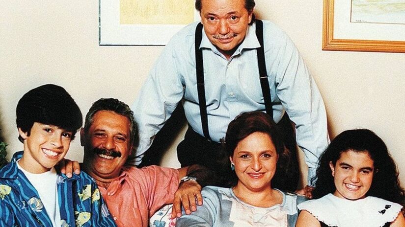 Exibido originalmente entre 1991 e 1992, com inúmeras reprises que atravessaram a infância de muitos brasileiros, o seriado 'Mundo da Lua' foi criado por Flavio de Souza. Fotos: Reprodução/Instagram (TV Cultura)