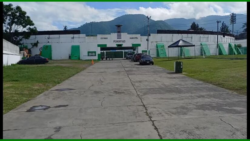 Fachada do estádio Pensativo, onde o Antigua GFC manda os seus jogos