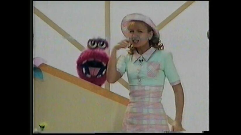 Eliana Ao lado de melocoton - foto reprodução: YouTube