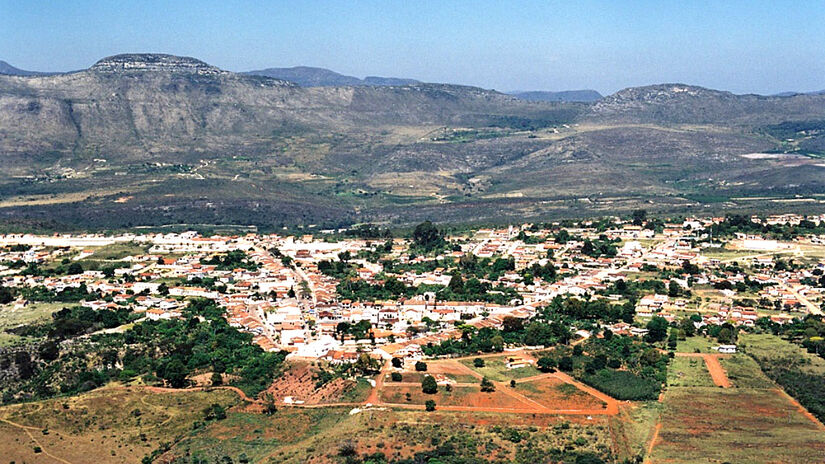 Outras trilhas muito buscadas são a Serra do Tromba e a Serra da Santana, que oferecem paisagens deslumbrantes junto de mirantes naturais. A de Santana, inclusive, conta com um roteiro de romaria até a capela do Senhor do Bonfim - (Msadp06/Wikimedia Commons)