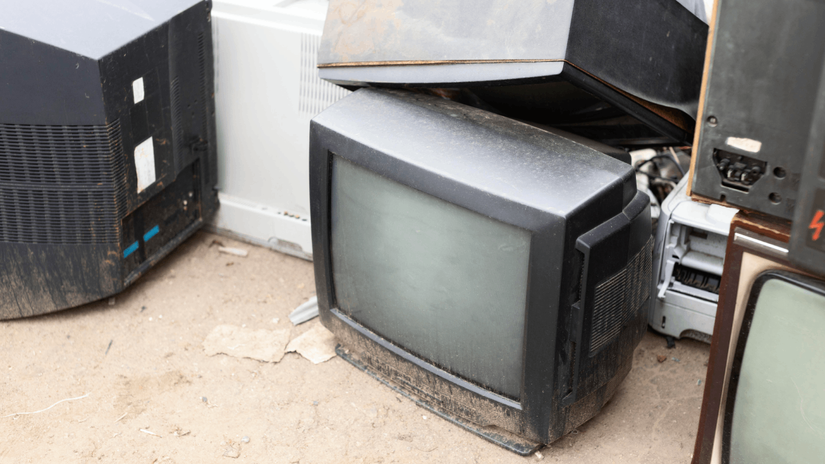Monitor de segurança econômico
Transforme sua TV em um monitor para câmeras de segurança. Basta plugá-la no circuito fechado do condomínio ou da sua casa. É uma solução barata e eficaz para ficar de olho em todos os ambientes.
Fotos: Reprodução/Freepik