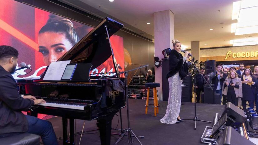 Inauguração teve show da cantora Luiza Possi.
/Divulgação/Koi Company