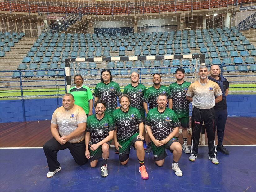 Equipe masculina de handebol de Porto Feliz enfrentou adversários de peso - Divulgação