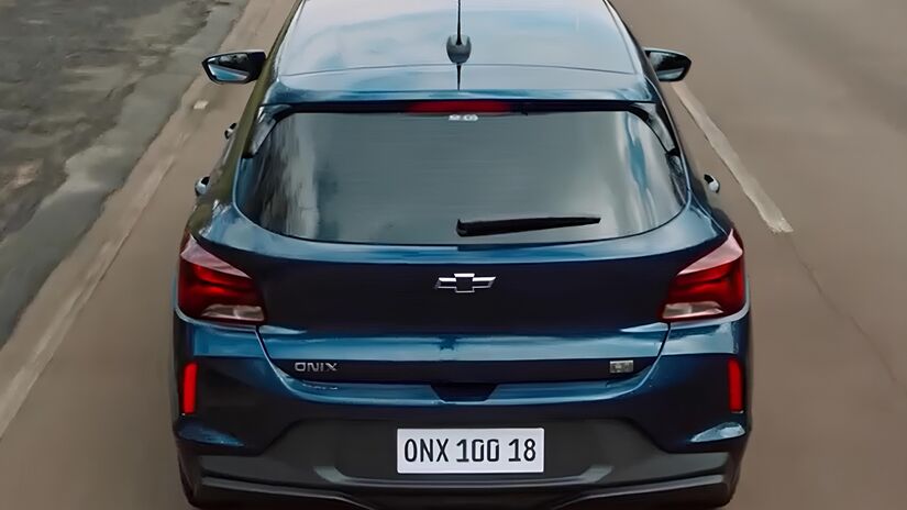 Onix "100 Anos" foi desenvolvido com base na única configuração 1.0 aspirada disponível na linha 2026.

/Foto: Divulgação