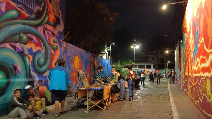 A Vila Madalena é conhecida por suas galerias de arte e outras atrações culturais | Reprodução YouTube | Cat Eye Walking