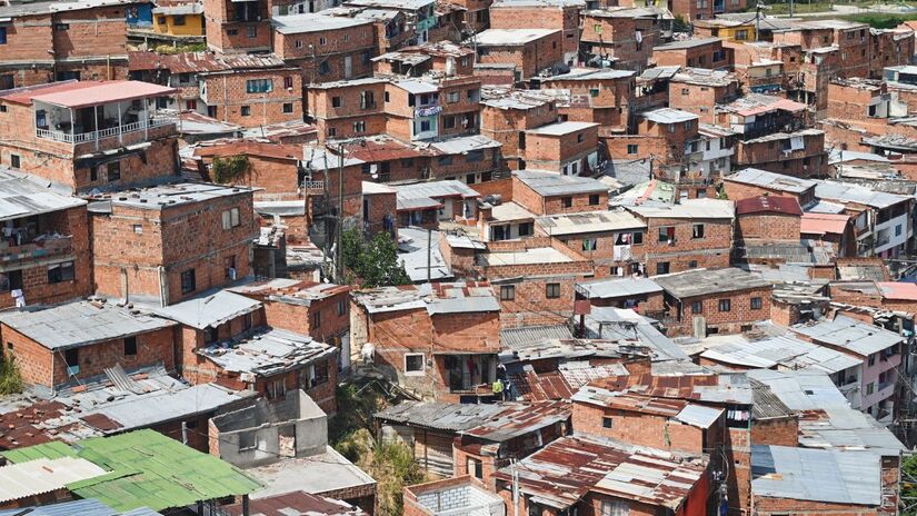 Esse efeito é ainda mais evidente nos bairros periféricos, onde quase não há áreas verdes disponíveis (Fotos: Freepik)