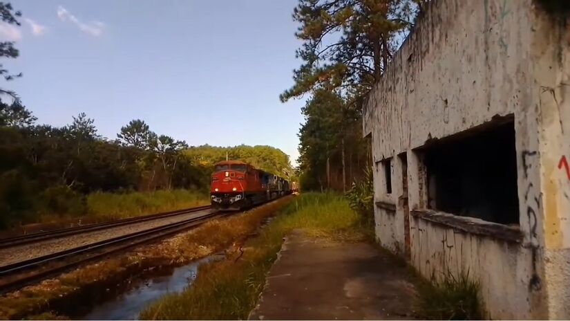 Marsilac se desenvolveu nas margens da ferrovia Sorocabana (Foto: Reprodução/Youtube)