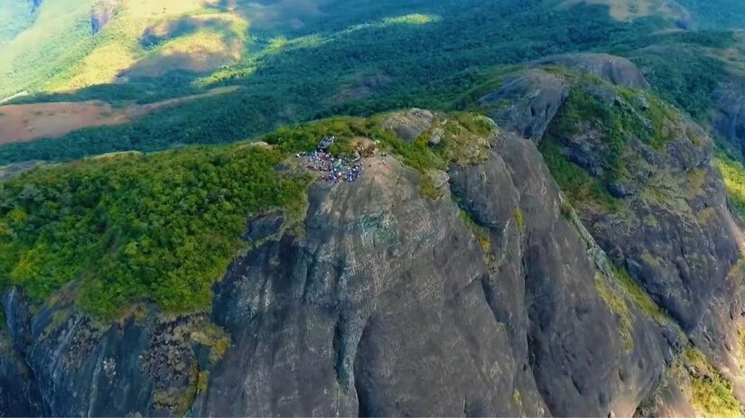 Encravada na Serra da Mantiqueira, Aiuruoca encanta com paisagens exuberantes e tranquilidade em meio à natureza