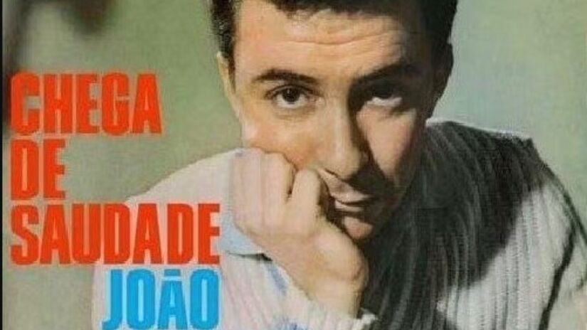 4) Chega de Saudade - 
João Gilberto (1959, Odeon) - 

Comparando o artista brasileiro aos Beatles, a revista Rolling Stone parece exagerar.

Mas a verdade é que assim como a banda britânica reuniu diversos estilos do rádio dos anos 50 no que hoje é chamado pelo mundo como "rock", o baiano de Juazeiro também fez uma mistura de diversos ritmos do rádio nacional dos anos 30 e 40 que resultou no estilo que atualmente conhecemos como "bossa nova".