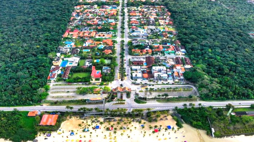 Local tem mais de 6 mil lotes residenciais e estrutura própria de segurança e comércio.  /Reprodução/@Drone.leo