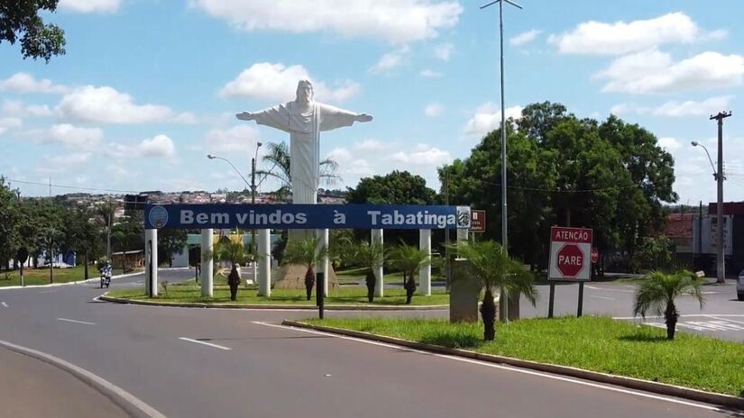 Mais que uma cidade, um abraço de pelúcia! (Fotos: Youtube/Reprodução)