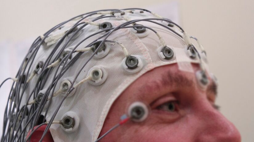 Pesquisadores mediram atividade cerebral com eletroencefalogramas. Imagem: Chris Hope/Wikimedia Commons