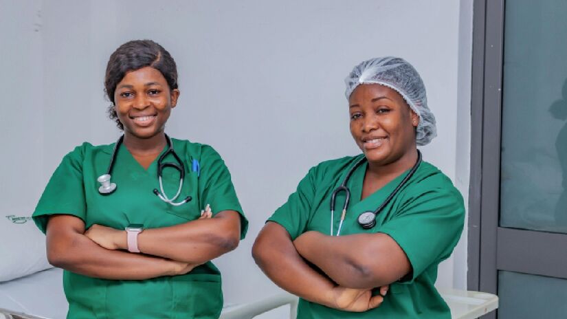 Enfermeiras possuem maior incidência de depressão. Imagens: Joseph Oti Nyametease
