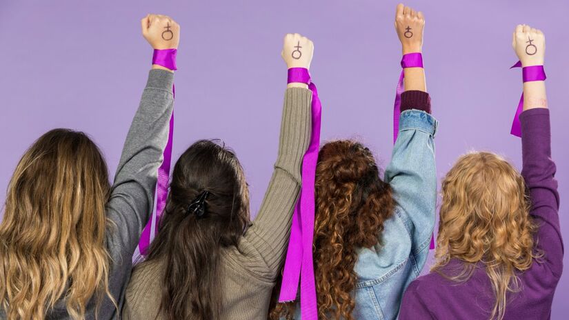 Sororidade: união e irmandade entre mulheres, baseada em empatia, respeito e apoio mútuo, com o objetivo de combater a discriminação, a violência e a desigualdade de gênero