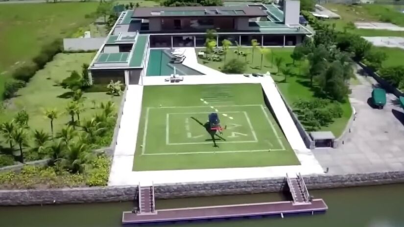 Neymar possui um imóvel no luxuoso Condomínio Portobello, localizado em Mangaratiba, a mansão ocupa um terreno que pode chegar a 20.000 metros quadrados