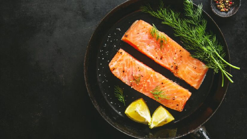 Peixes são fontes de ômega 3 e vitaminas que estimulam o bom funcionamento do cérebro e ajudam na prevenção de doenças neurodegenerativas, como o Alzheimer (Fotos: Freepik)