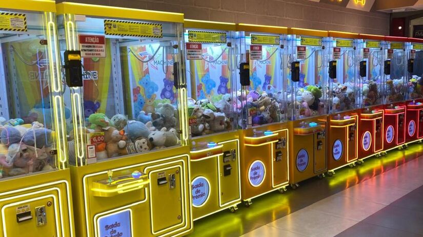 Colecionadores chegam a ficar mais de 12h em loja no shopping Aricanduva (Fotos: Lohe Duarte/Gazeta de São Paulo)