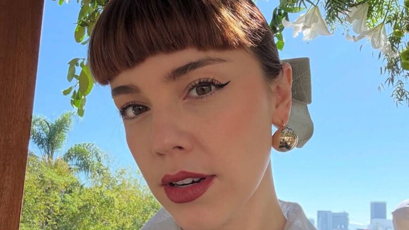 Determinada a acertar as contas com a ex-amiga, a ex-namorada de Afonso aproveitará o momento em que Fátima entrará na mansão dos Roitman e trocará o vestido da cerimônia por um look feito para a festa.