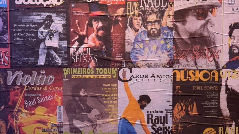 Envolta pelas músicas de Raul, a exposição é dividida em 13 espaços, cada um deles relacionado à uma canção.