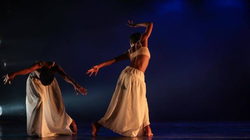 Com direção artística e curadoria de Giselle Tápias e Flávia Tápias, o projeto aposta na circulação de espetáculos, formação de artistas e conexão de diferentes culturas, linguagens e territórios. Foto: Guego Anunciação