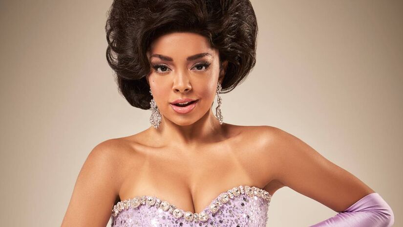 Musical retrata a ascensão de um grupo de cantoras afro-americanas nos Estados Unidos na década de 60, inspirado nas histórias de mulheres da gravadora Motown, como as The Supremes.