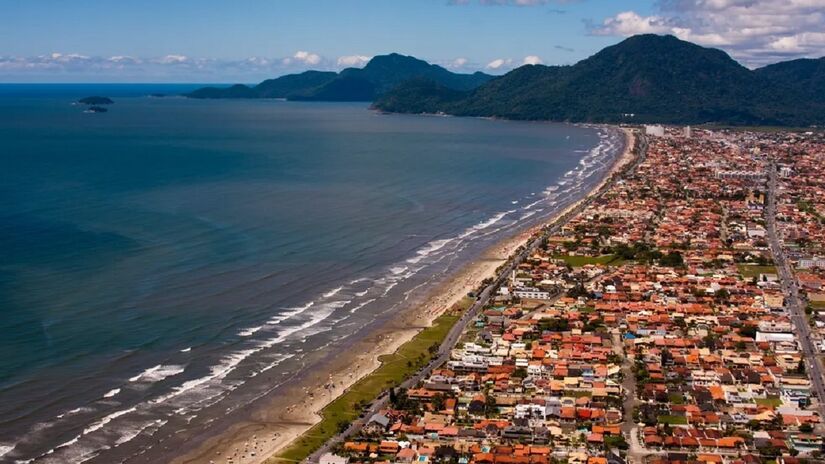 No litoral sul, a cidade de Peruíbe, a apenas duas horas de distância da capital paulista, encanta os turistas com suas belezas naturais, além de possuir um turismo ufológico interessante de se conhecer - (Edilson Almeida/Prefeitura de Peruíbe)