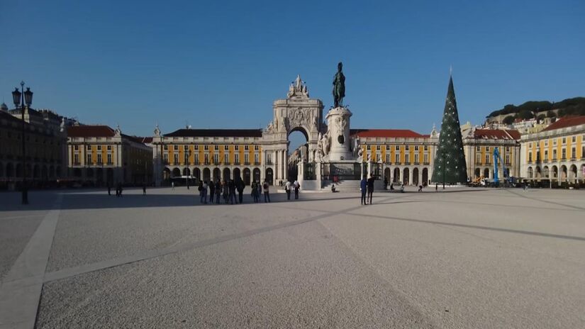 Portugal oferece uma arquitetura antiga e proximidade quanto a língua 