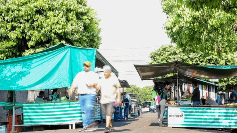 Feira da Lua no centro histórico: evento mensal que valoriza o artesanato local, a música ao vivo e a culinária regional. Foto: Divulgação/Prefeitura de São José do Rio Preto