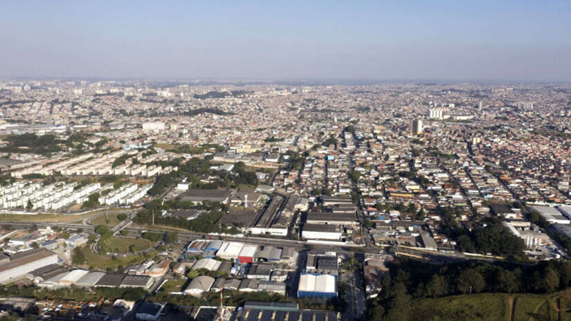 Taboão da Serra tem densidade populacional de 13 mil pessoas por km&#xB2;; Xangai, de 3,9 mil. Foto: Divulgação/PMTS