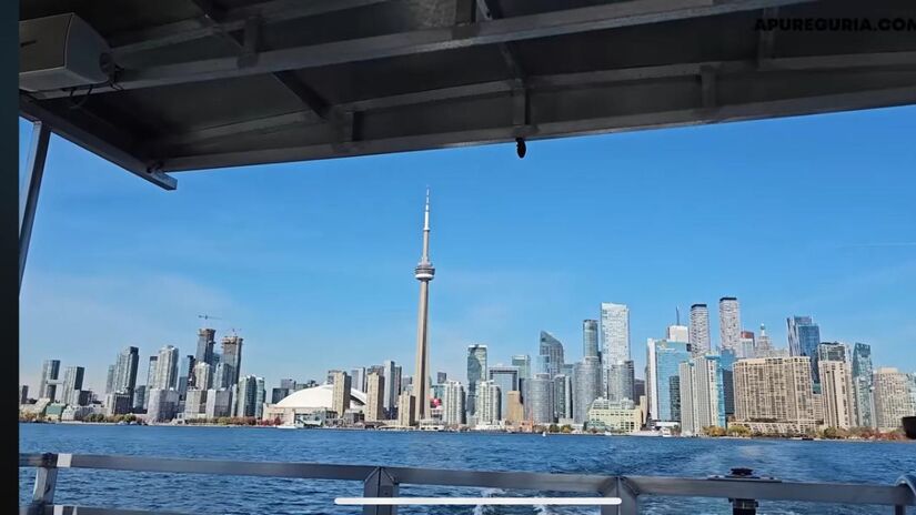 Toronto oferece uma gastronomia variada e muitas opções culturais 