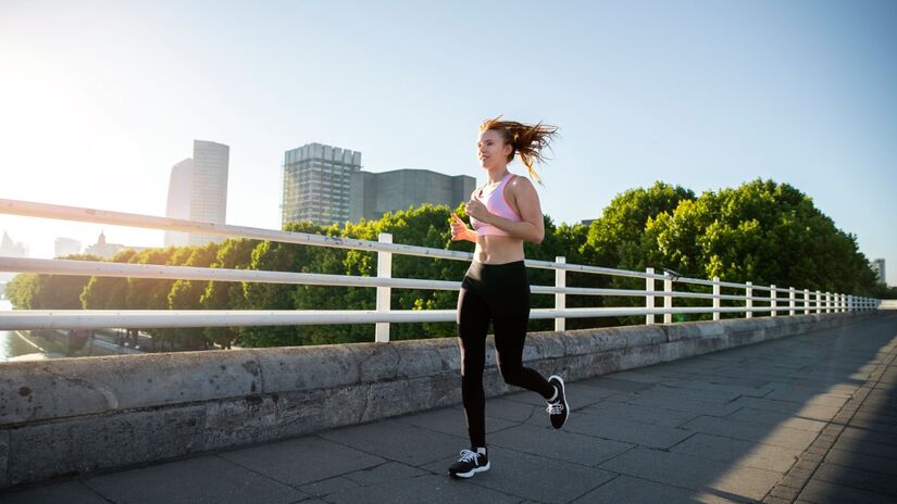 Corrida:

Netto explica que, durante uma sessão de corrida, o corpo utiliza uma grande quantidade de energia para manter o ritmo e a resistência necessários para o exercício. A atividade pode resultar em um aumento significativo no gasto calórico, que pode chegar a até 700 calorias por hora. 
