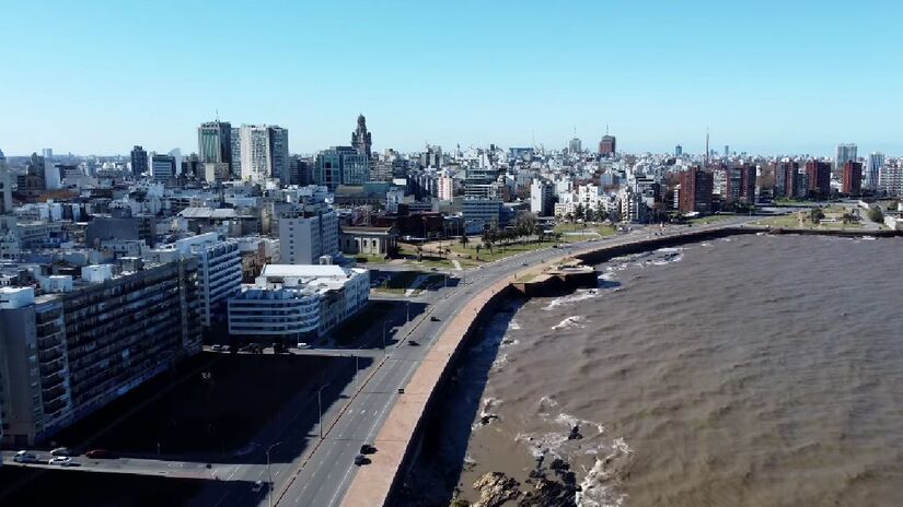 Outro destino que não exige passaporte é o Uruguai, perfeito para quem busca um mix de tranquilidade, gastronomia e cultura