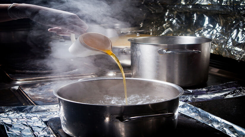 Ou seja, não é perigoso cozinhar com água da torneira, pois ela será fervida (Fotos: Pixabay)