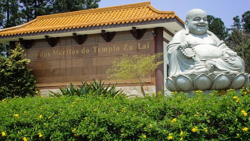 Um oásis de paz e meditação a poucos quilômetros de São Paulo. O Templo Zu Lai é um convite à tranquilidade. Foto: Reprodução/Flickr
