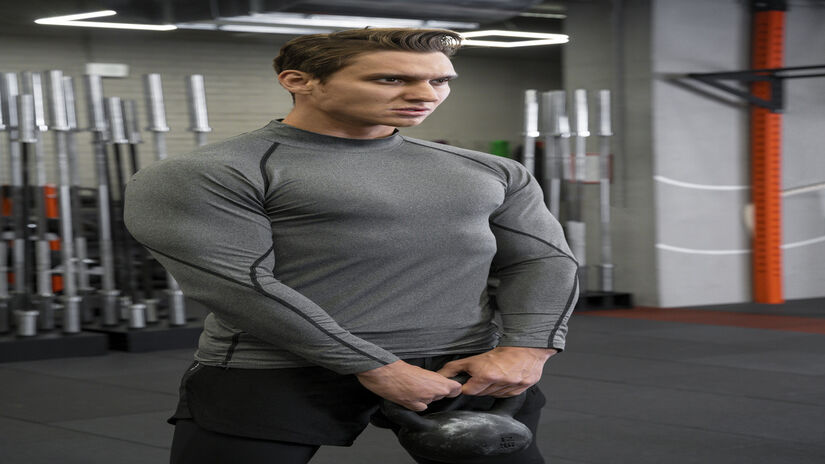 Exercícios isométricos tonificam a musculatura do corpo - Freepik