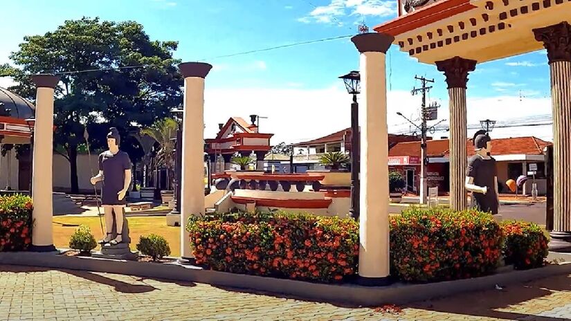 São Donato nasceu em Nicomédia, Turquia, e se mudou para Roma onde viveu o período de perseguição cristã no século 4.a.C | Reprodução YouTube | In corners of the interior
