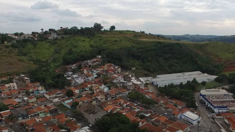 A tradição ceramista da cidade é bem antiga, remontando à exploração de argila e caulim | Reprodução YouTube | Reinaldo Luiz Drone