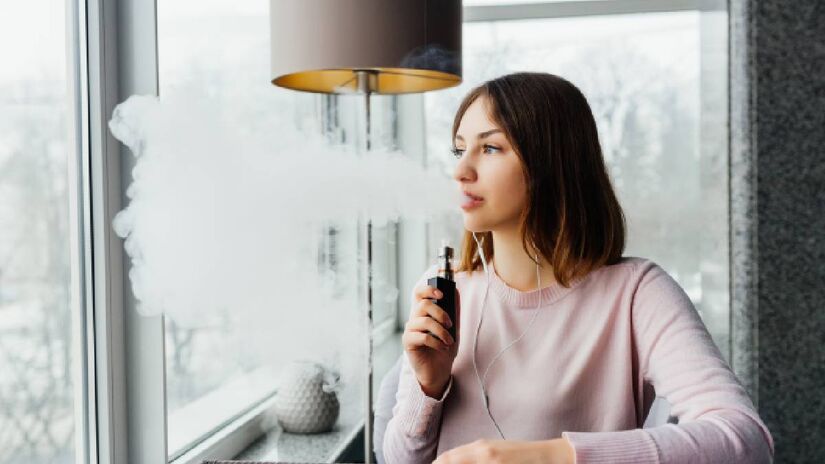 Uso de vape eleva o risco de insuficiência cardíaca em 19 %"  conforme estudo apresentado no encontro do American College of Cardiology | Freepik