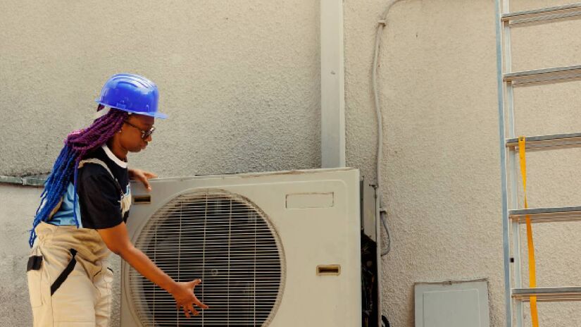 Em lugares quentes, como a Arábia Saudita, a refrigeração pode responder por até 70% da energia elétrica consumida em picos | Freepik