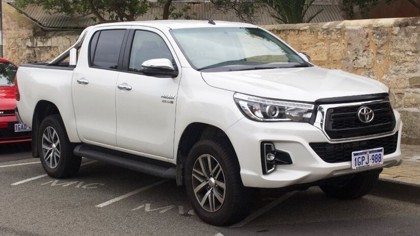Para a surpresa de muitos "toyoteiros", a Toyota Hilux Flex 2014 integra a lista. Apesar de ser um modelo "bonito" e ser uma Hilux, sua versão flex tem uma "revenda zero". Marco ficou "quase um ano com esse carro aqui e detalhe não vendi".

Fotos: Reprodução/Wikimedia Commons