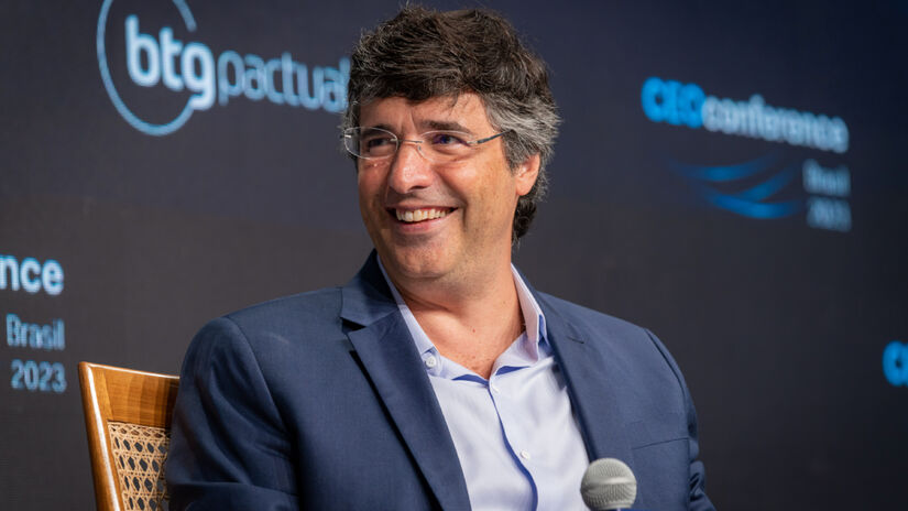 André Esteves (BTG Pactual) subiu para a 4ª posição após ver seu patrimônio crescer 56%.
Foto: Luiz Prado/Wikimedia Commons