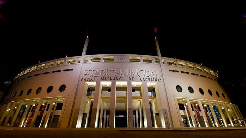Nome muito extenso não é? Pois os paulistanos o chamaram de Pacaembu. Para os mais "loucos" por futebol, podem o apelidar de "Saudosa Maloca".