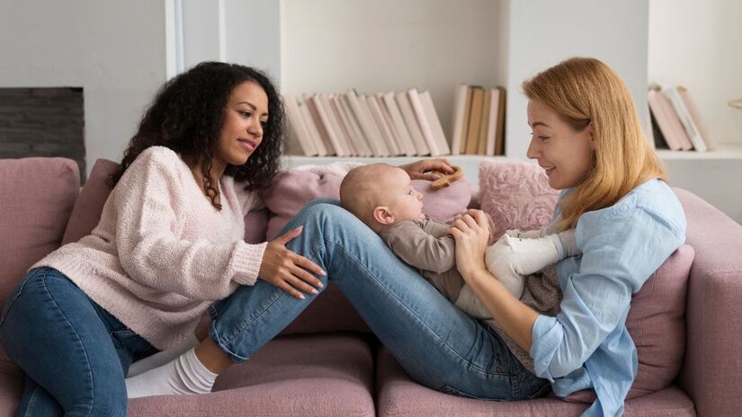 "Fala dirigida ao bebê" desperta a atenção dos pequenos e ajuda no desenvolvimento da linguagem
