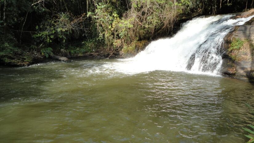 A cidade é ideal para escapadas de fim de semana ou feriados prolongados, com ótima estrutura para receber bem. Para quem deseja fugir da rotina, respirar ar puro e vivenciar o interior de forma autêntica, Piracaia é uma escolha certeira no mapa do turismo brasileiro.

Fotos: Reprodução/Wikimedia Commons