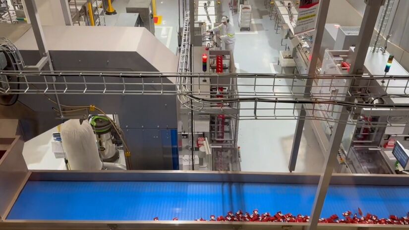 Visitantes tem acesso a fábrica de Kit Kat e podem ver o trabalho